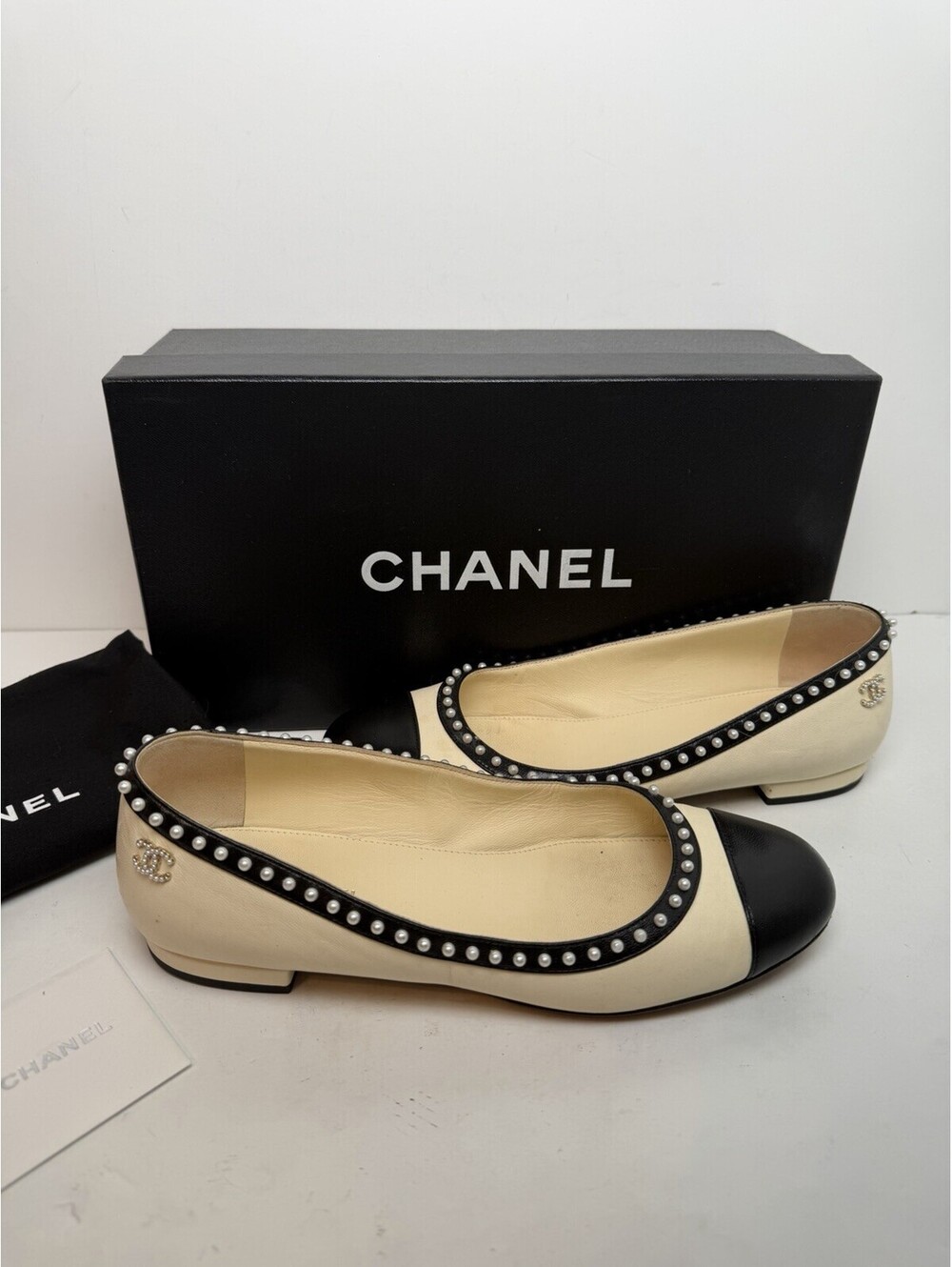 CHANEL Pearl Trim CC Cap Toe Ballet Flats Beige Black Lambskin Sz 37 Box